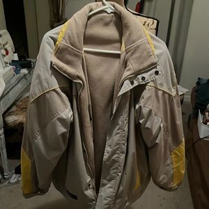 Izod Puffer jacket, great warm vintage jacket